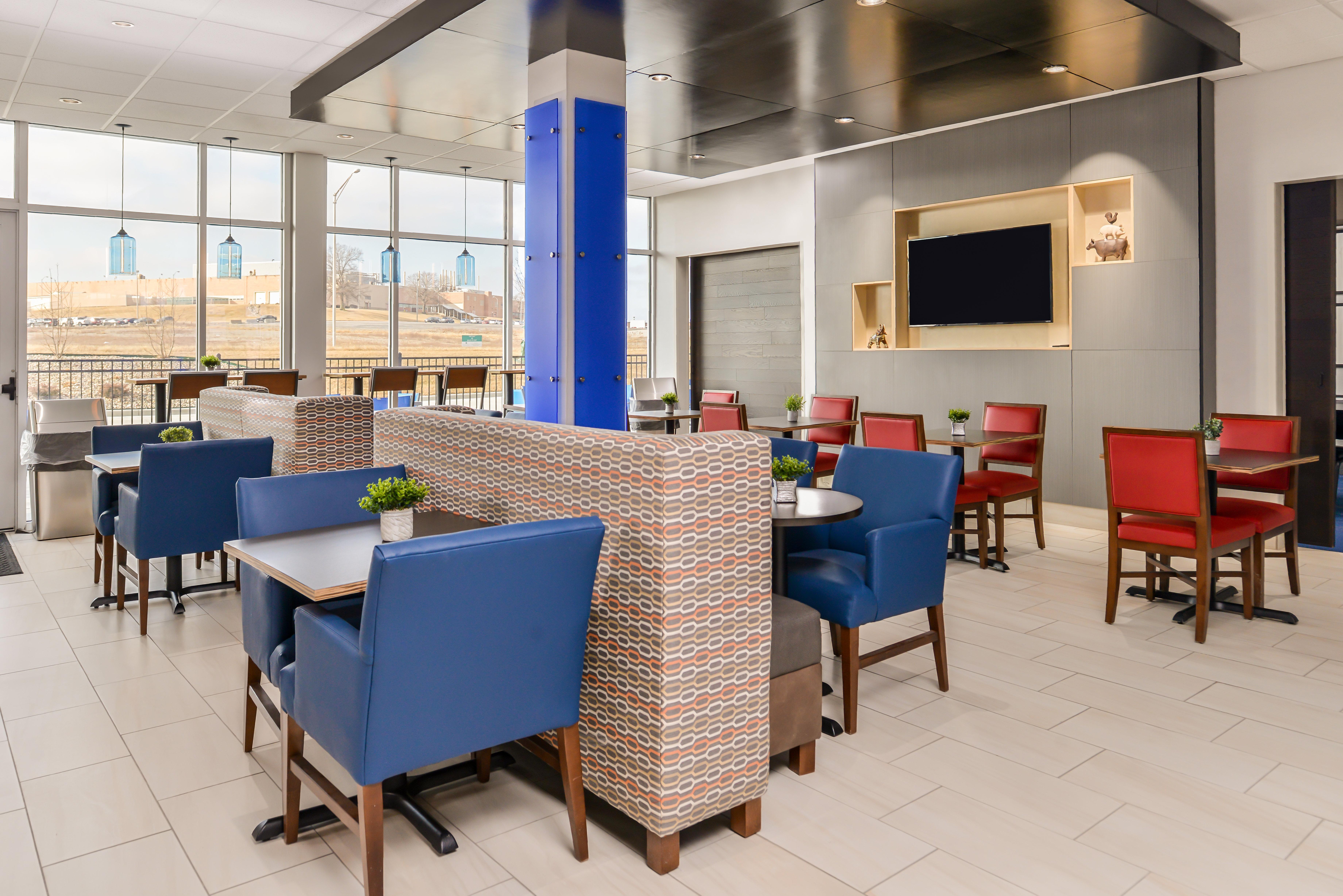 Holiday Inn Express & Suites - Kansas City - Lee'S Summit By Ihg Exterior photo