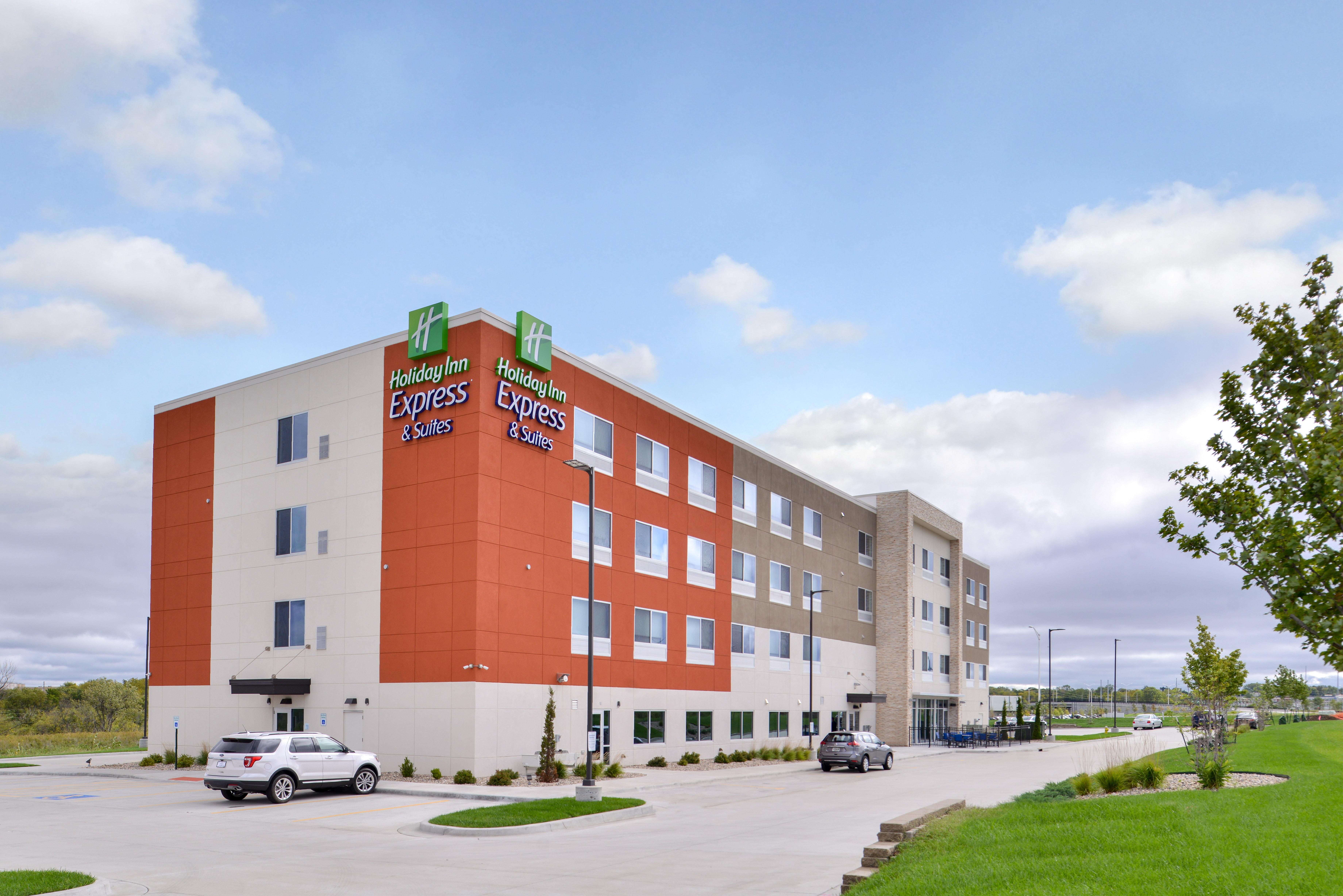 Holiday Inn Express & Suites - Kansas City - Lee'S Summit By Ihg Exterior photo