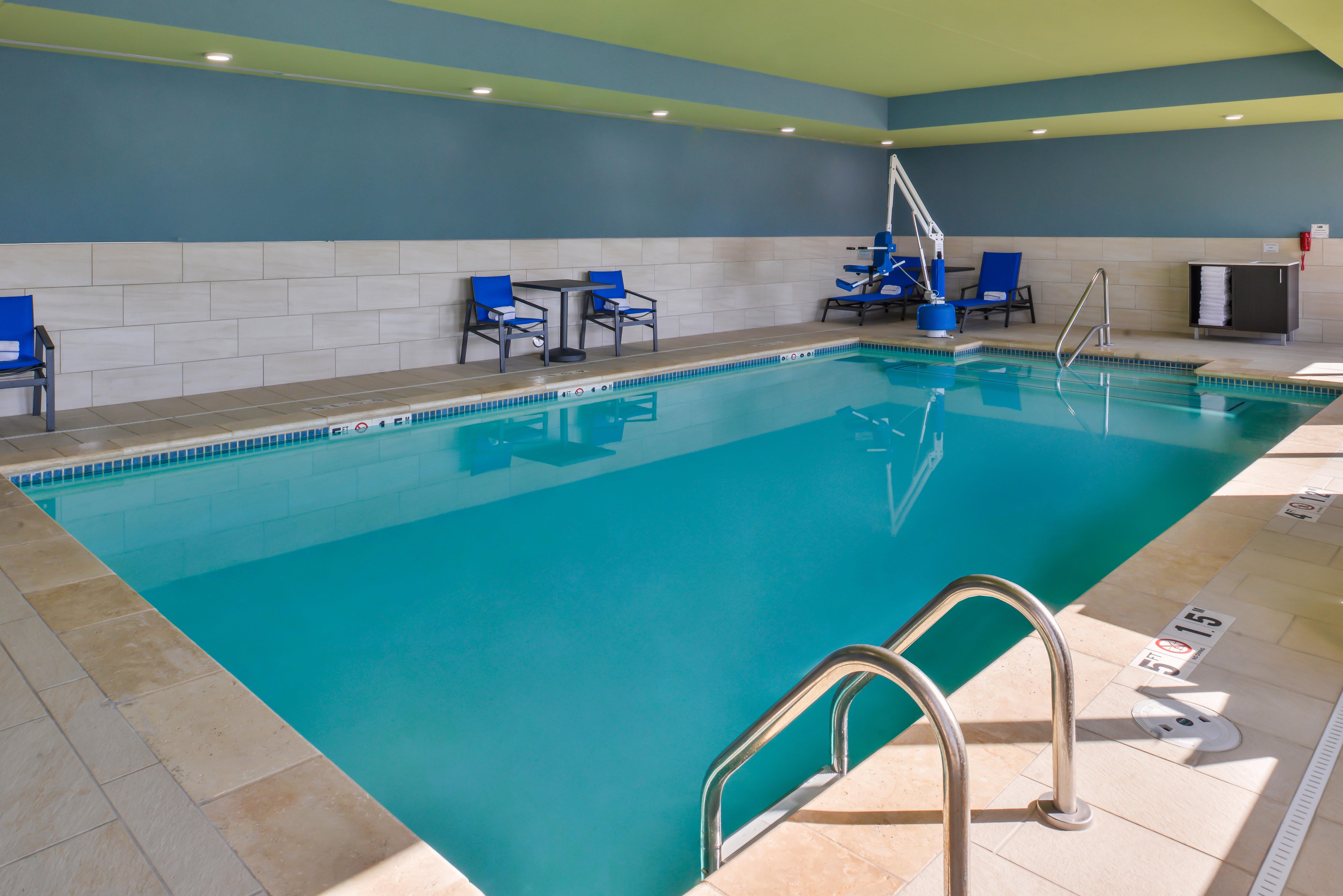 Holiday Inn Express & Suites - Kansas City - Lee'S Summit By Ihg Exterior photo